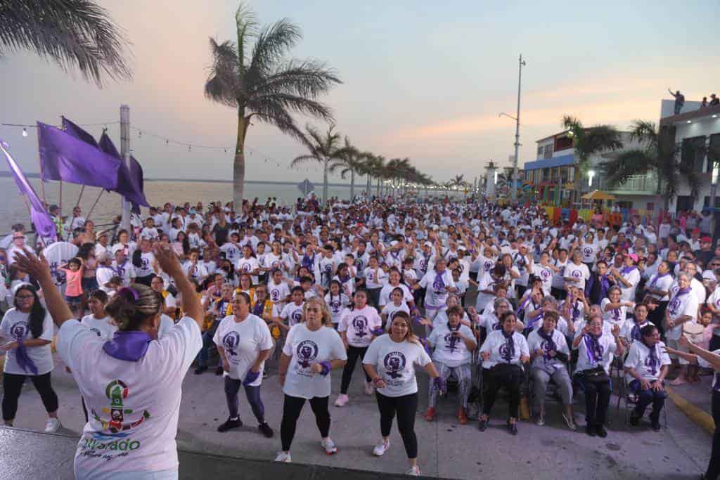 8M: Alvaradeñas exigen equidad y conmemoran el Día de la Mujer con zumba