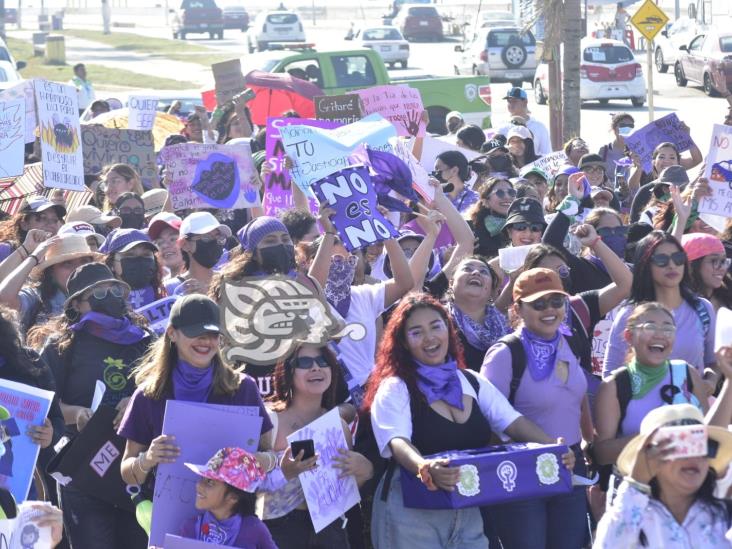 ¡Ni una menos! mujeres de Coatzacoalcos se unen y marchan contra la violencia (+Video)