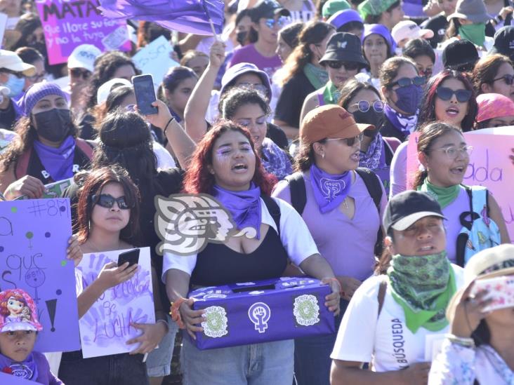 ¡Ni una menos! mujeres de Coatzacoalcos se unen y marchan contra la violencia (+Video)