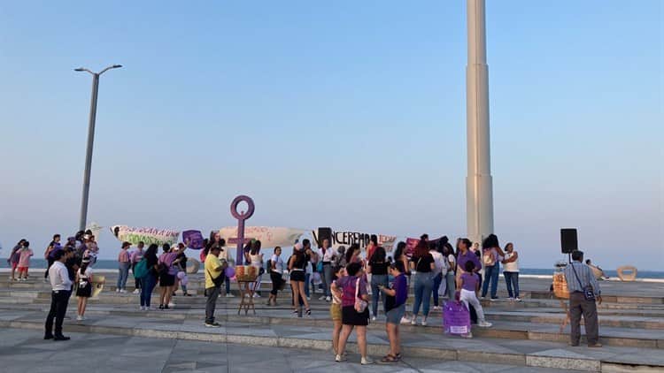 Marchan Colectiva Feministas del Puerto de Veracruz y Colectiva Las Morras en Veracruz y Boca del Río(+Video)