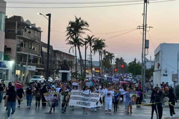 Mujeres cimbran a Veracruz; ¡exigen detener violencia! (+Video)
