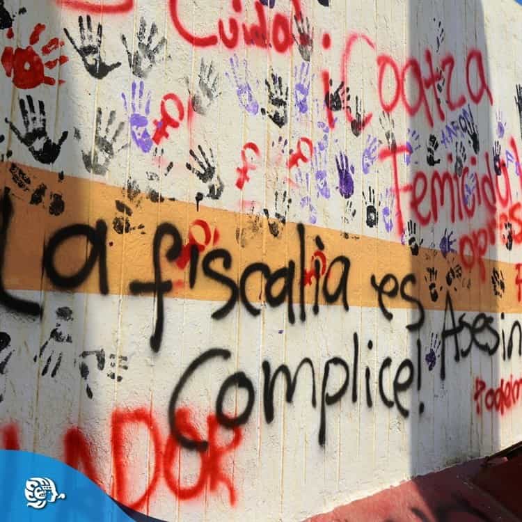 8M: Mujeres convierten el Hemiciclo en lienzo para expresar denuncias (+Video)