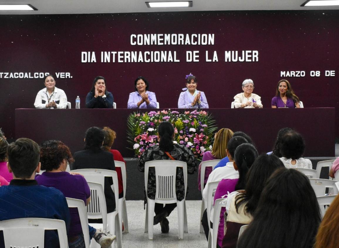 Conmemoran Día Internacional de la Mujer con foro contra la gordofobia