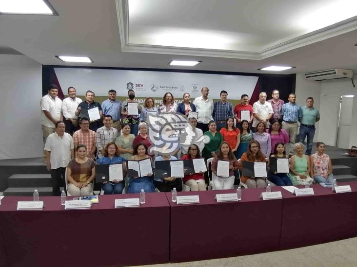 En Jornada de Regularización benefician con terrenos a 14 escuelas de Coatzacoalcos (+Video)