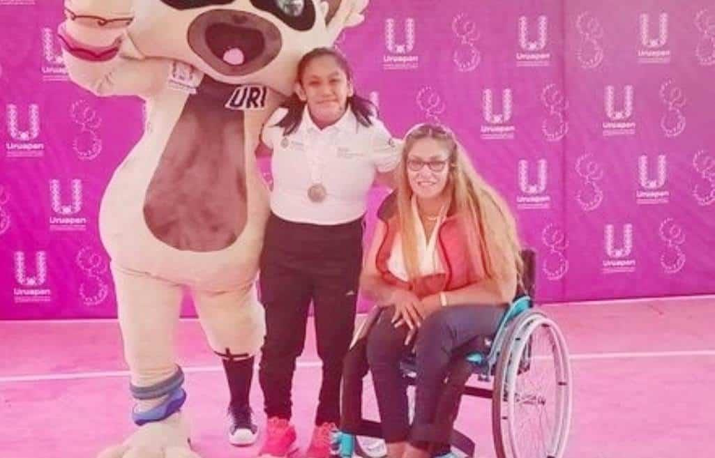 Paraatleta acayuqueña subió a lo más alto del podio