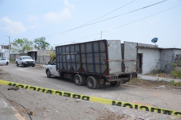 Muere marino atropellado tras riña con camioneros en Chivería (en vivo)