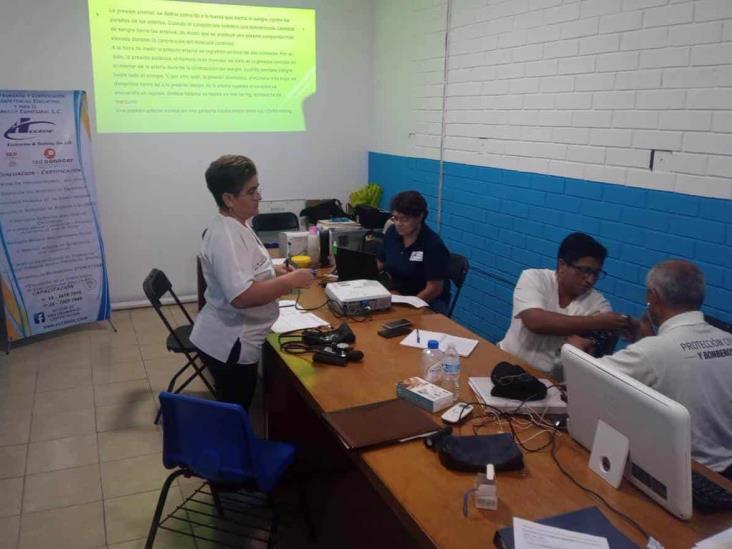 Bomberos y paramédicos serán instructores de formación