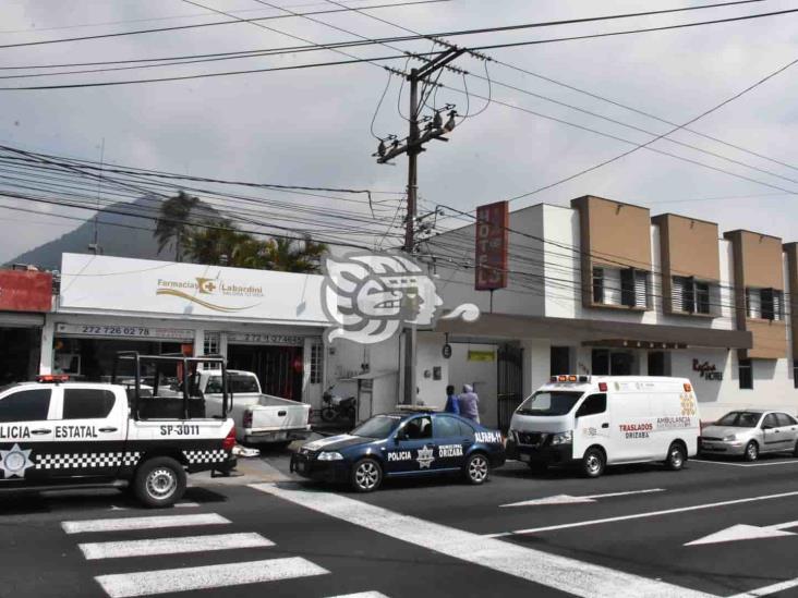 Mujer pierde la vida tras caer del segundo piso de un hotel en Orizaba (+Video)