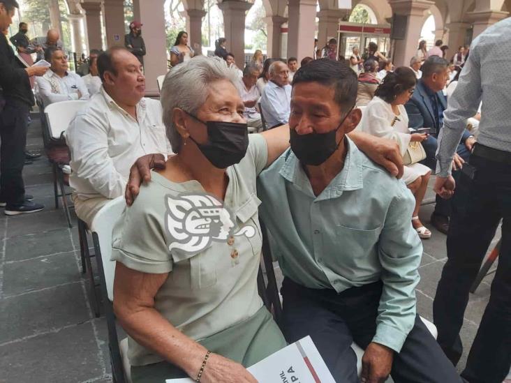 Una larga historia de amor: doña Clara y don Tomás se dieron el sí tras 53 años juntos en Xalapa (+Video)