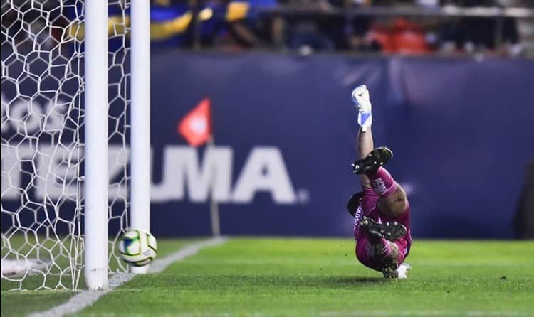 Despluma San Luis en su cancha a Gallos Blancos