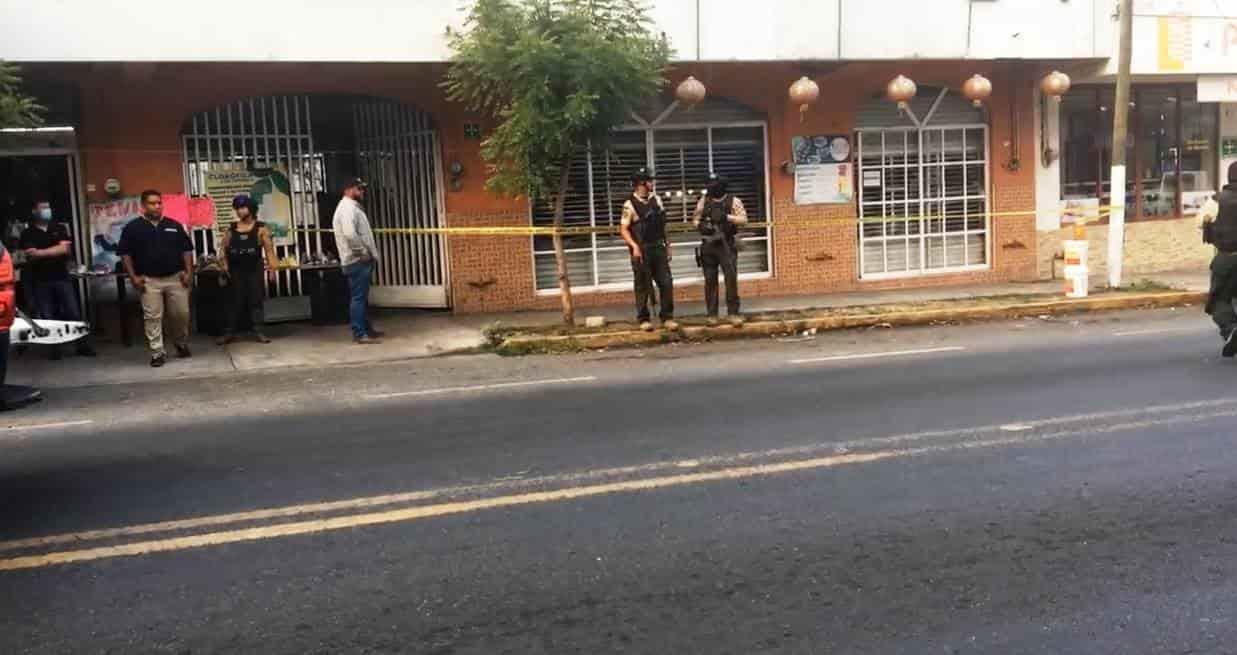 Balean a dos en asalto a restaurante chino de Cardel