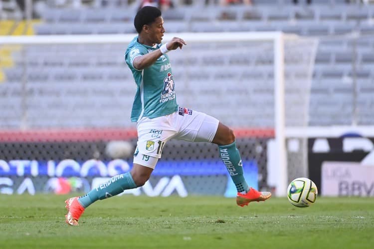 Aprovecha León única llegada clara y gana al Atlas