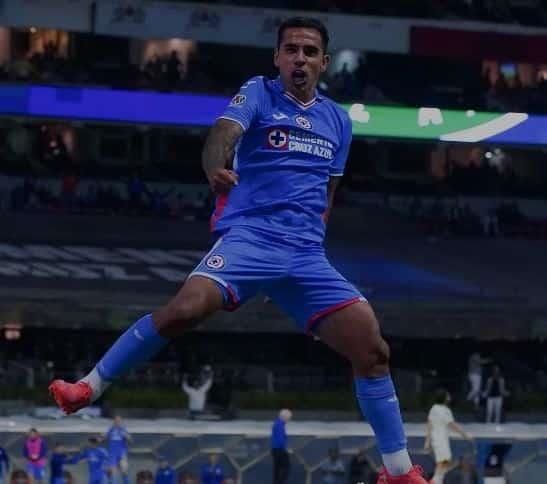 Se lleva Cruz Azul clásico capitalino con gol de Escoboza