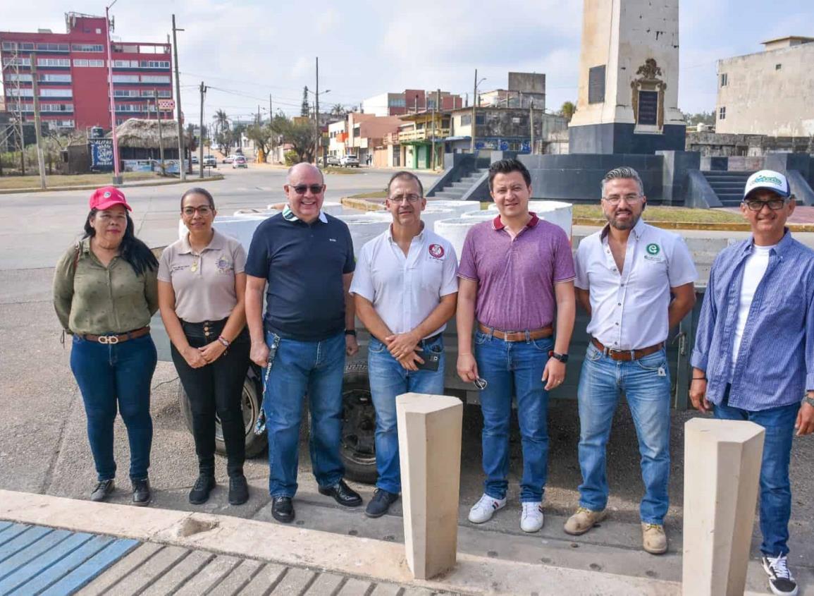 El Gobierno de Coatzacoalcos recibe donación de contenedores para desechos orgánicos e inorgánicos