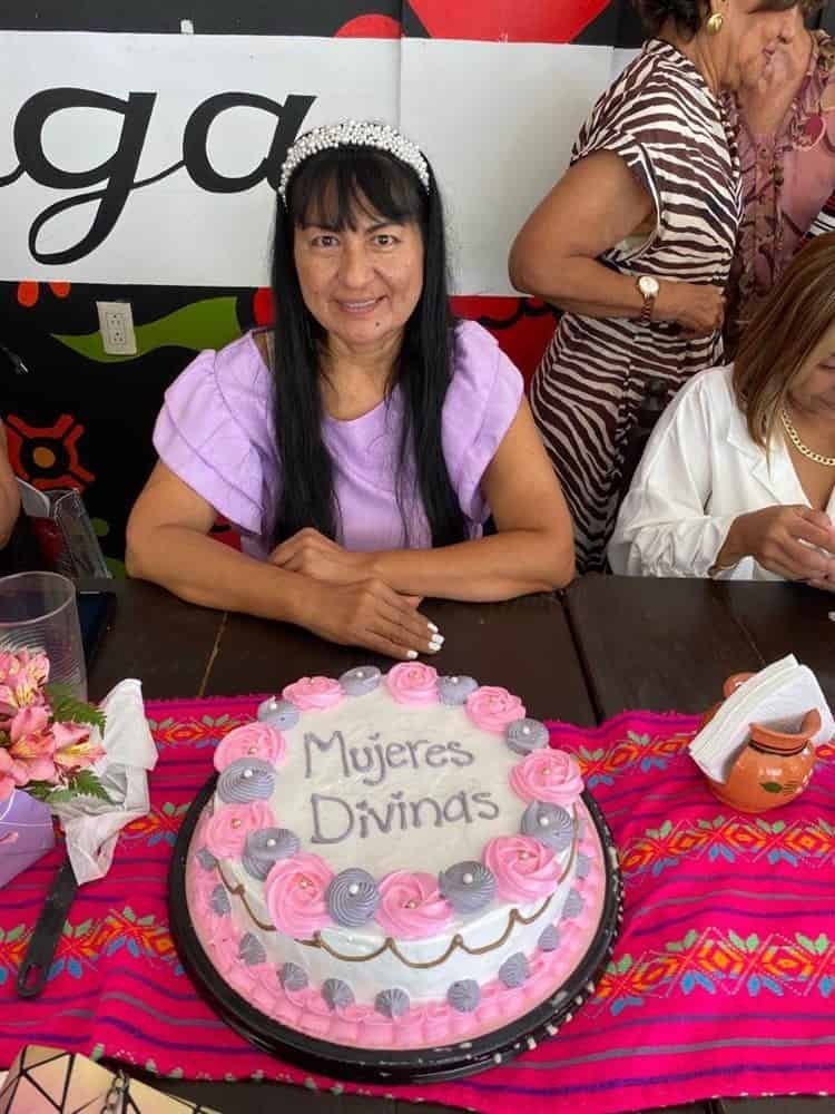 Reconocidas maestras jubiladas celebraron el ‘Día de la Mujer’