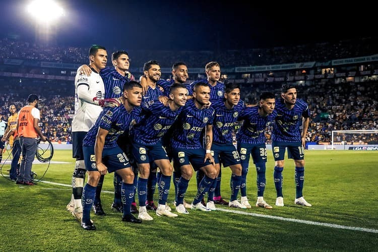 Vuelan Águilas del América por encima del Volcán