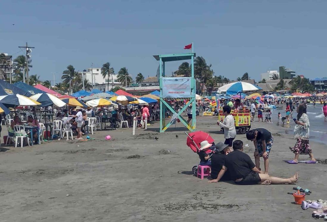 Turistas abarrotan playas de Veracruz previo a Semana Santa