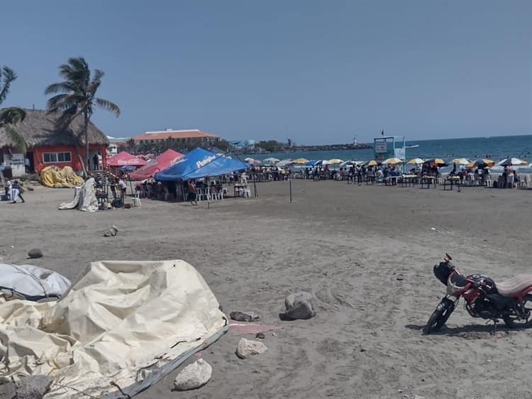 Turistas abarrotan playas de Veracruz previo a Semana Santa