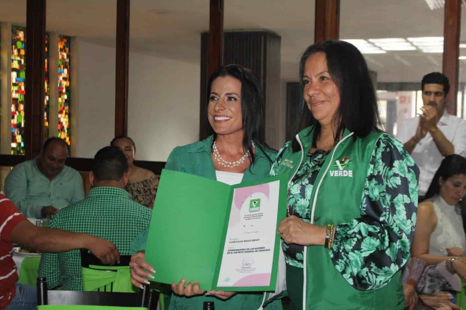 Gloria Bravo, toma protesta como Coordinadora de Mujeres en Veracruz-Boca del Río