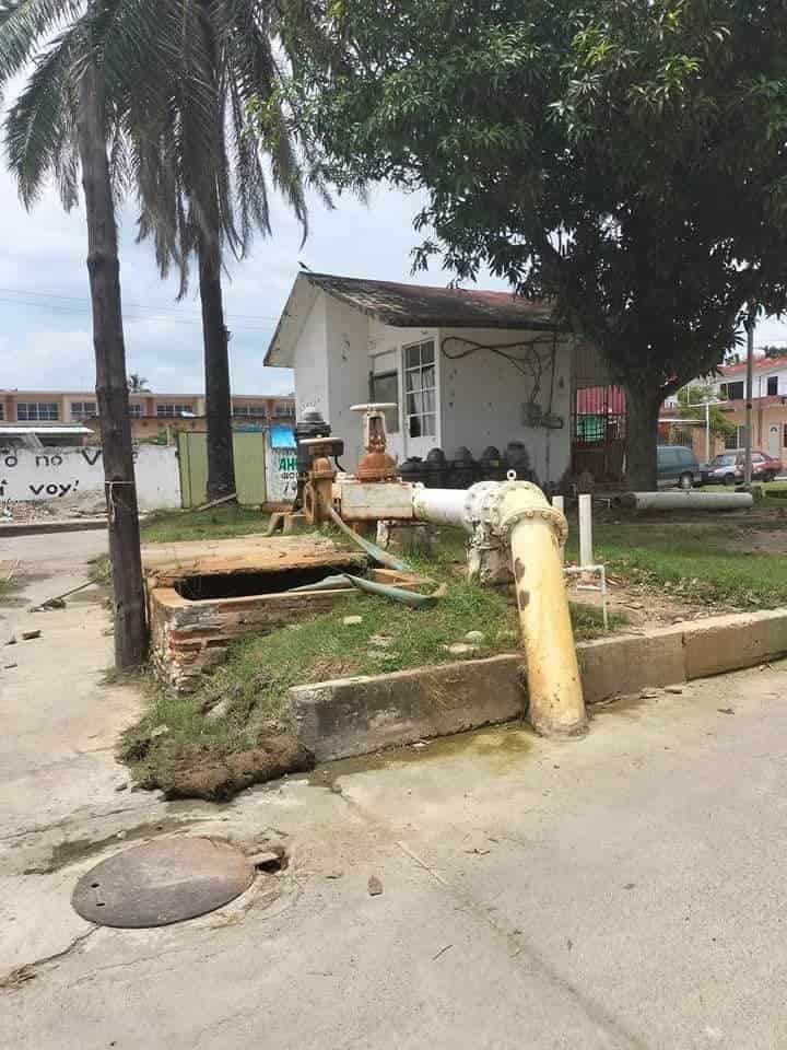 Usuarios de la CAEV Cosamaloapan amagan con tomar oficinas por pésimo servicio de agua