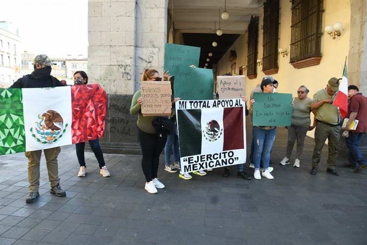 Familias de militares en Xalapa protestan contra detención de elementos en Tamaulipas (+Video)