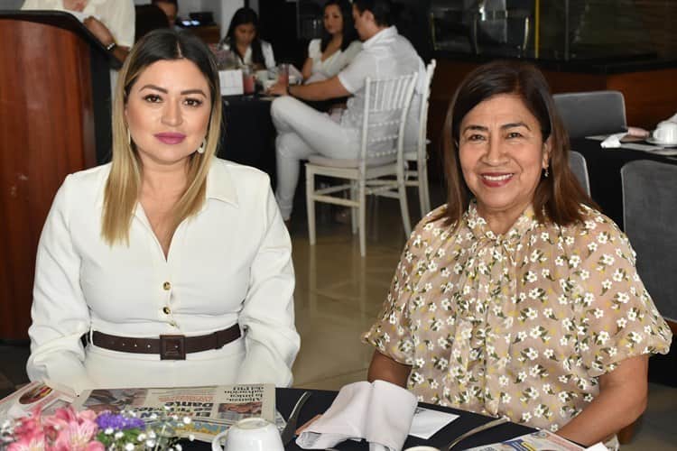 Realizan Desayuno de la Mujer a beneficio de Grupo Reto Veracruz