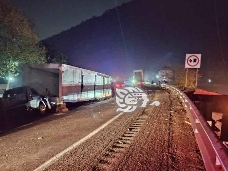 Restablecen circulación en la autopista Puebla-Orizaba tras accidente múltiple