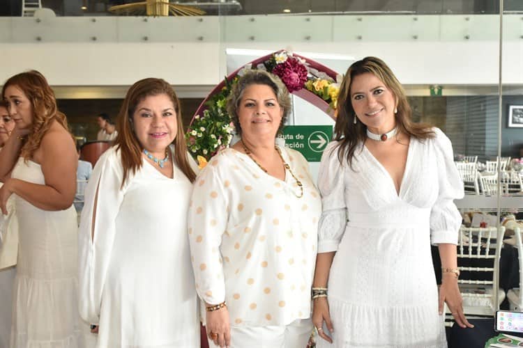 Realizan Desayuno de la Mujer a beneficio de Grupo Reto Veracruz