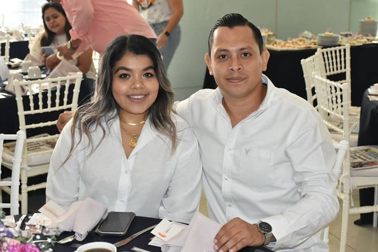 Realizan Desayuno de la Mujer a beneficio de Grupo Reto Veracruz