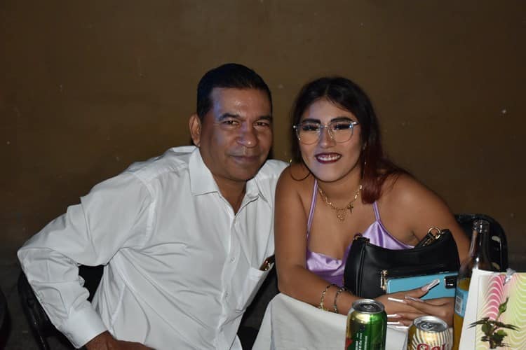 Hilda Kelaia Delgadillo Cortés disfrutó en su fiesta de XV años