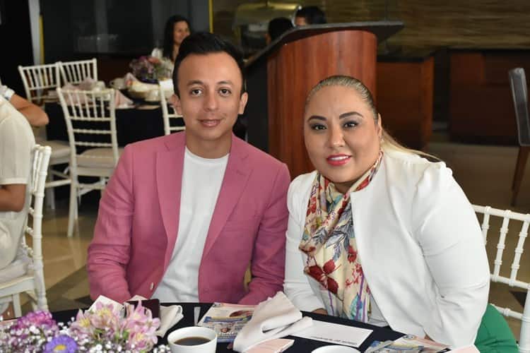 Realizan Desayuno de la Mujer a beneficio de Grupo Reto Veracruz