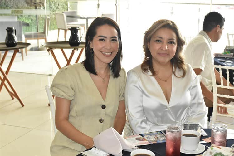 Realizan Desayuno de la Mujer a beneficio de Grupo Reto Veracruz