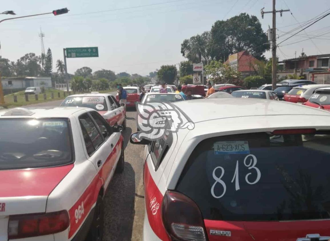 Urgente modernizar servicio de taxis en Veracruz: diputado