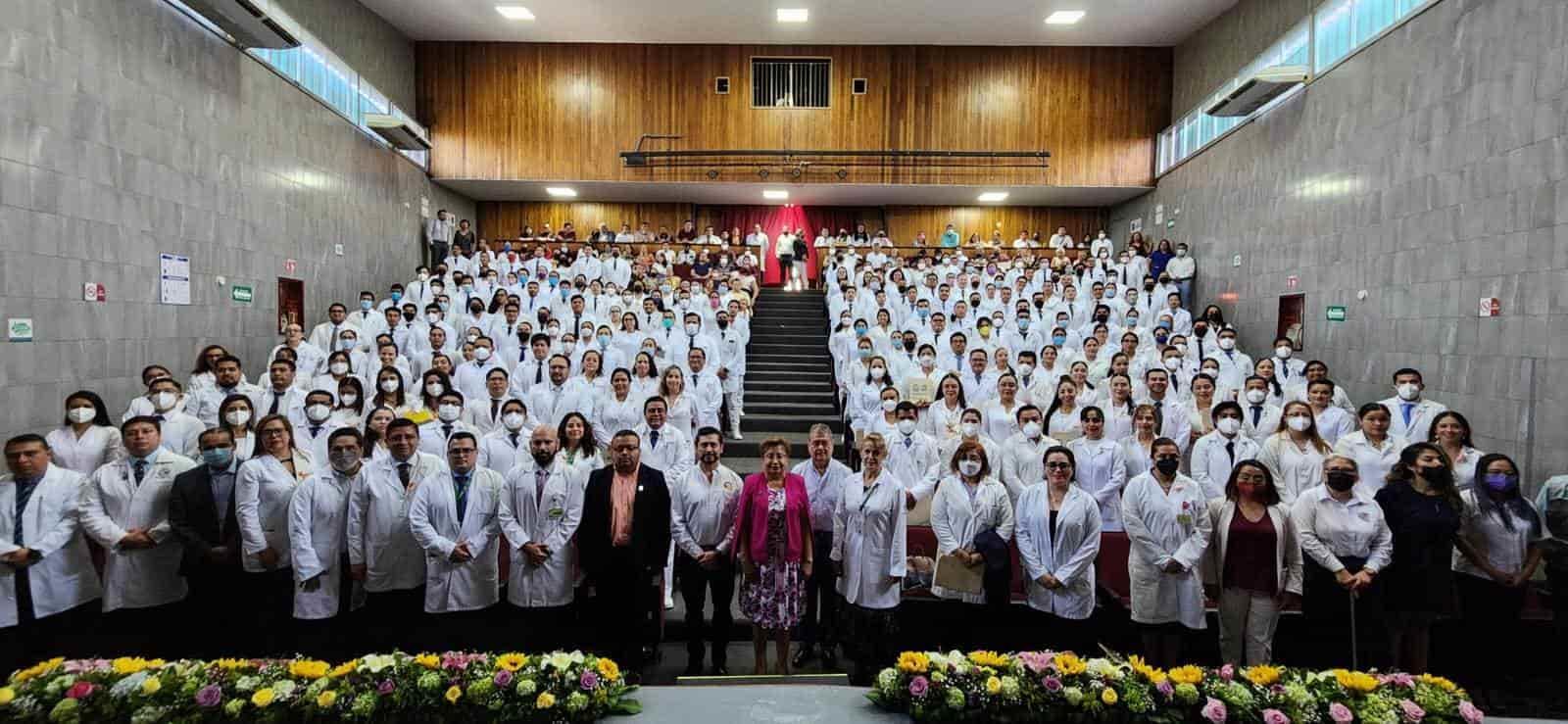 ¡Enhorabuena! egresan 74 especialistas del IMSS Veracruz-Sur