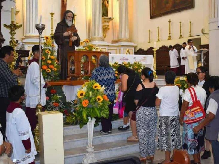 Llegan las reliquias de San Charbel a la Catedral de Orizaba