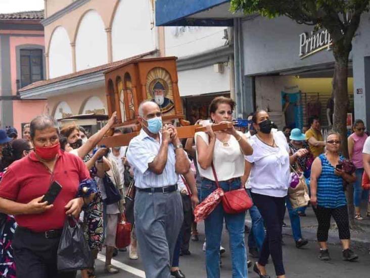 Llegan las reliquias de San Charbel a la Catedral de Orizaba