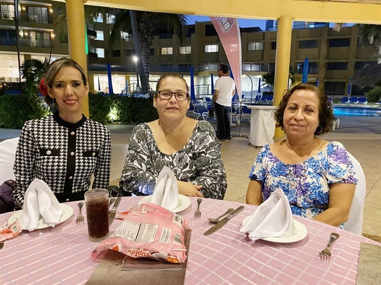 Colegio de Arquitectos de Veracruz celebra a las damas en el Día de la Mujer