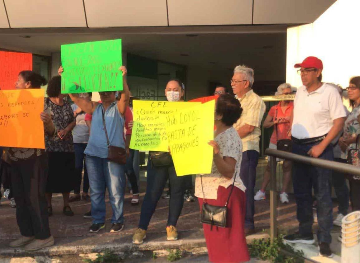 Habitantes de Veracruz se manifiestan ante constantes apagones