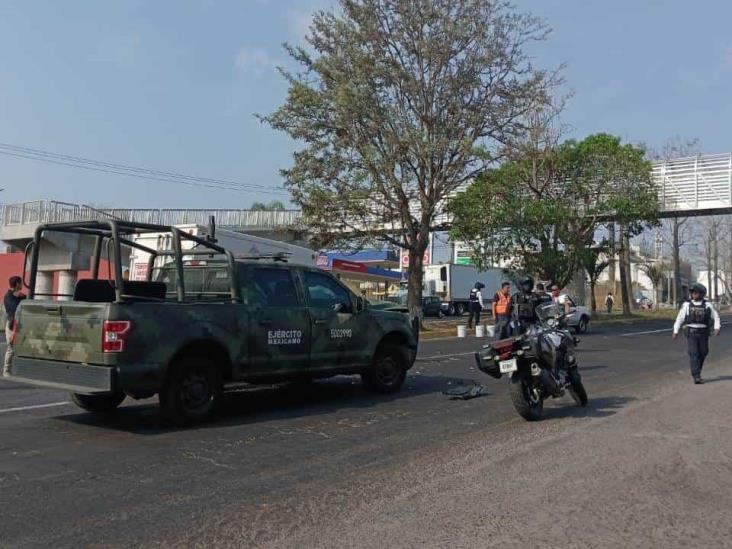 Patrulla de Sedena choca contra camioneta frente a El Lencero