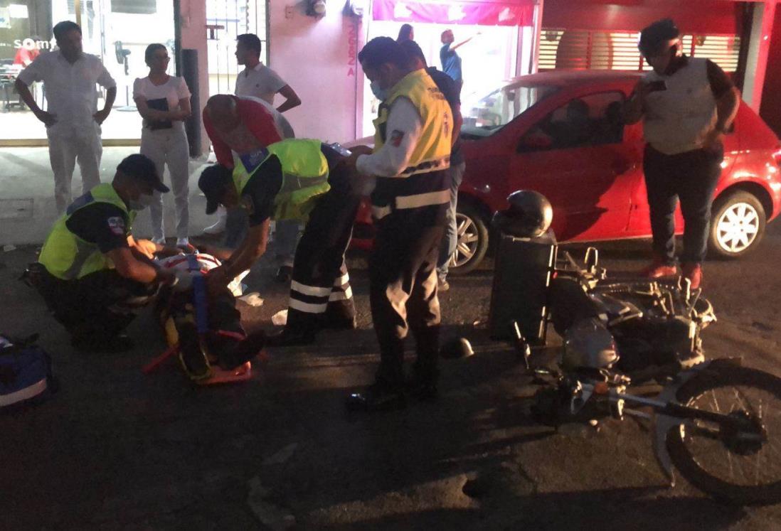 Automóvil atropella a adulto mayor en su motocicleta en el Fraccionamiento Reforma(+Video)