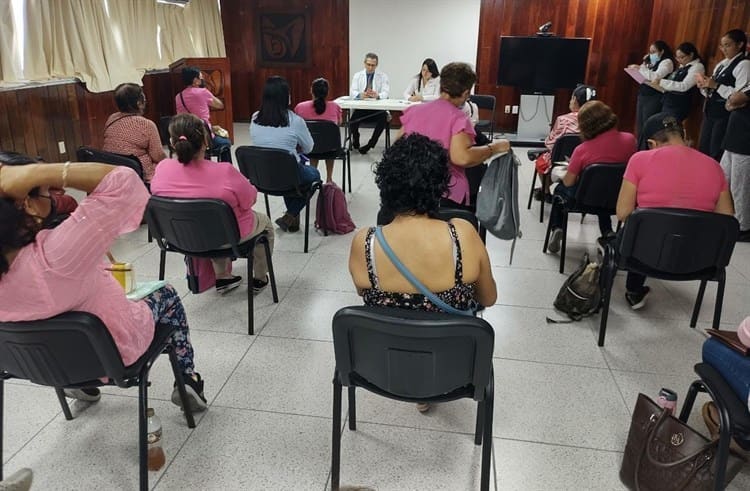 ¡Son prioridad! IMSS 36 de Coatzacoalcos recibe a pacientes oncológicos