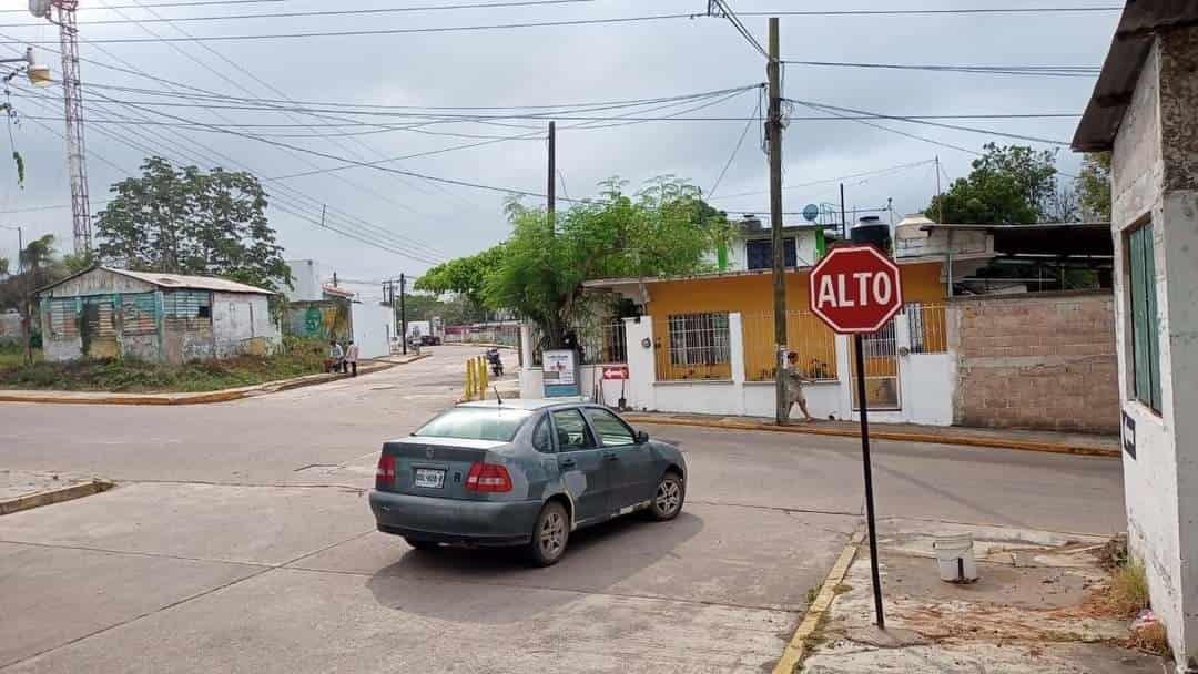 Colocan señalética en riesgoso crucero de Chinameca