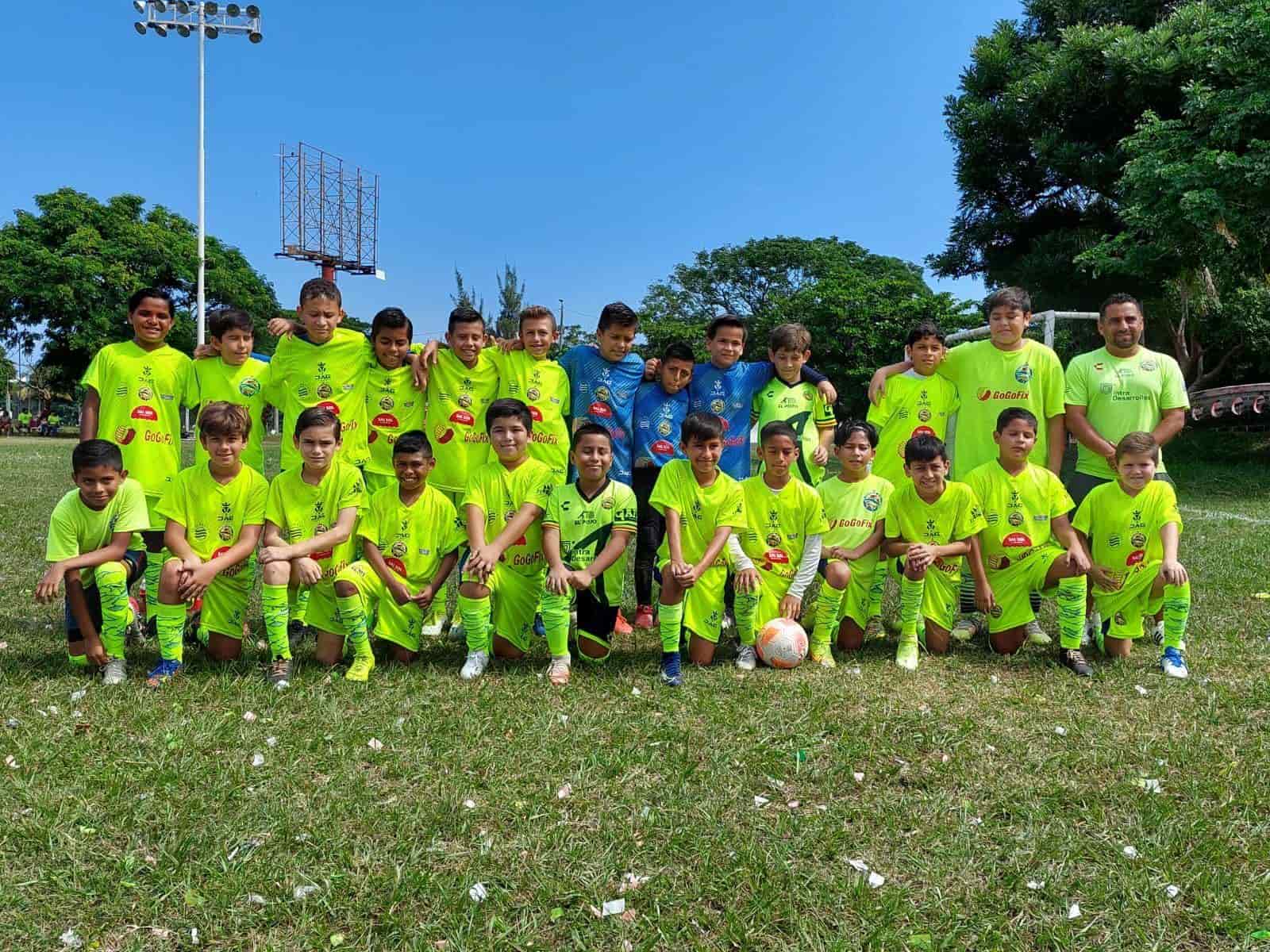 Logran Escualos Kids triunfo de 24 kilates