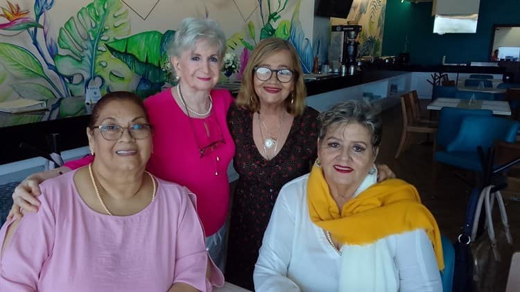 El Grupo de Amigas Luminosas celebraron el Día de la Mujer