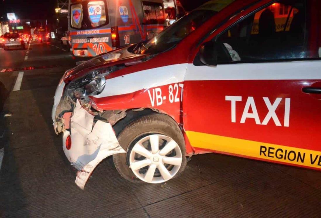 Camioneta impacta a taxista en avenida Ejército Mexicano; una menor resultó lesionada