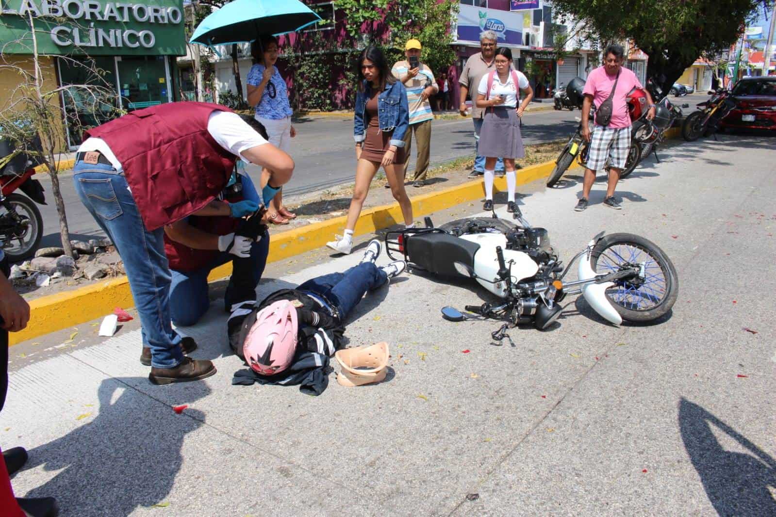 Motociclista se estrella contra camioneta en El Coyol, en Veracruz
