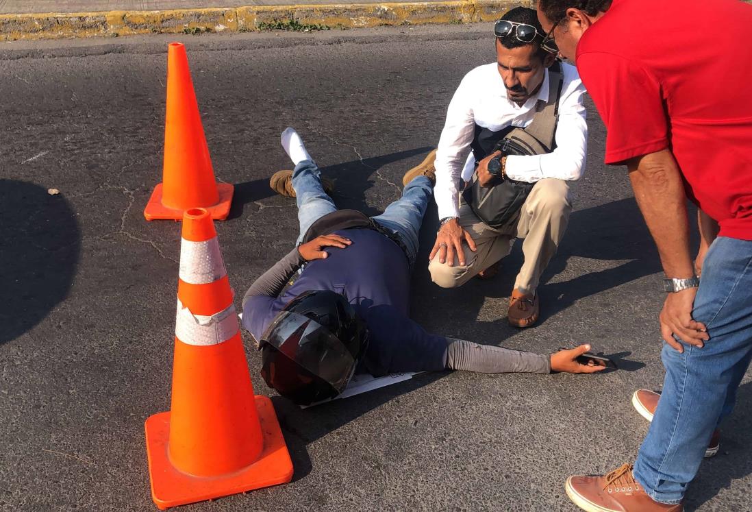 Arrollan a motociclista repartidor en Jardines de Virginia, en Boca del Río