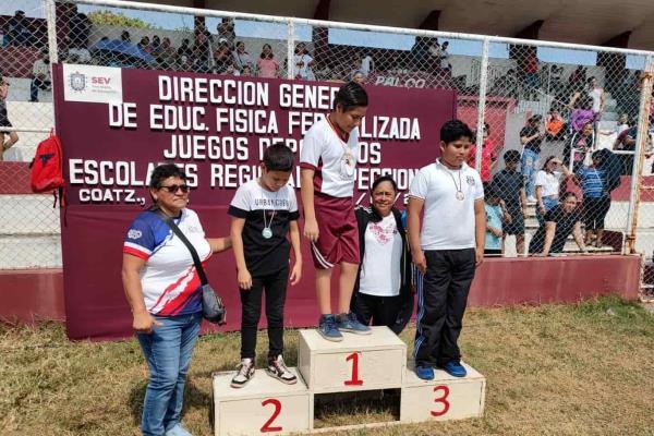 Porteños dominan el Regional de atletismo de los JDEEB