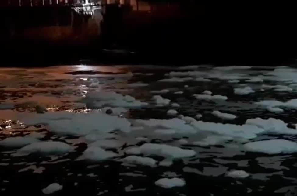 ¡Increíble! Espuma blanca cubrió el río Los Pescados; temen por contaminación