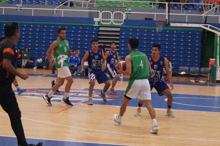 Vuelan Halcones UV en el basquetbol estatal